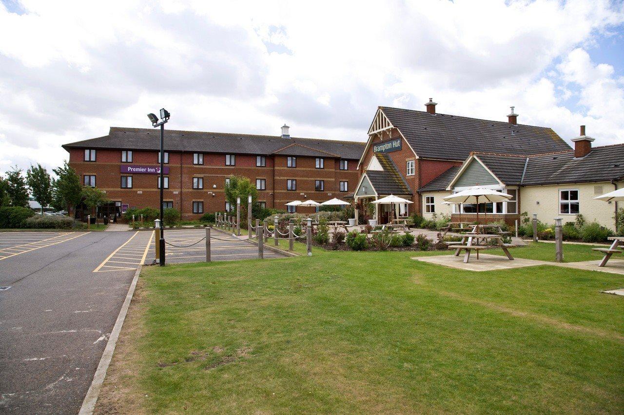 Premier Inn Huntingdon Zewnętrze zdjęcie